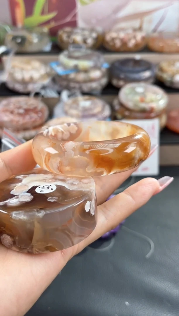 未镶嵌手镯石英质玉54