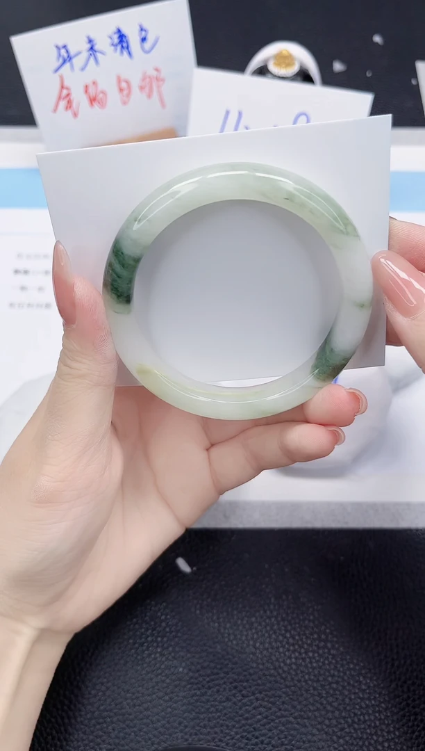 未镶嵌手镯石英质玉245-57.2