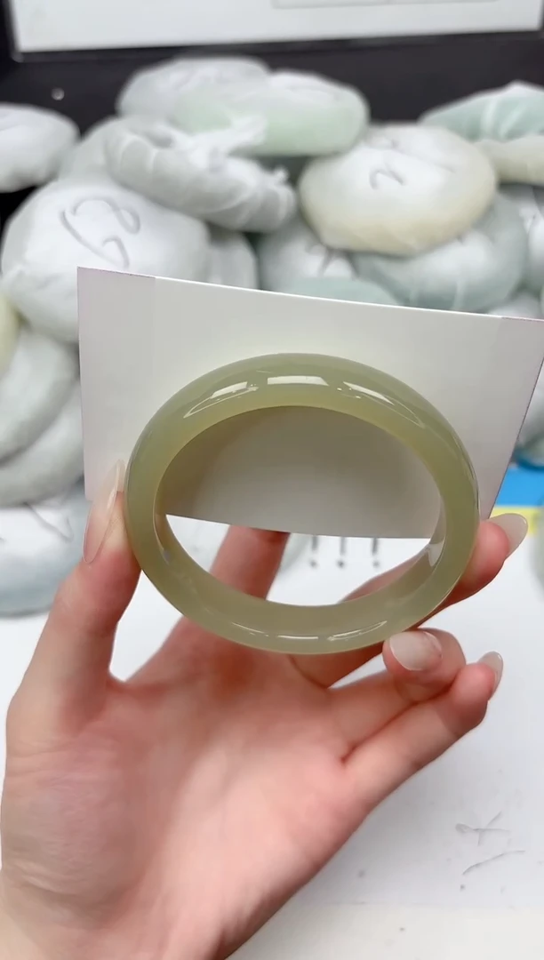 未镶嵌手镯石英质玉11-29