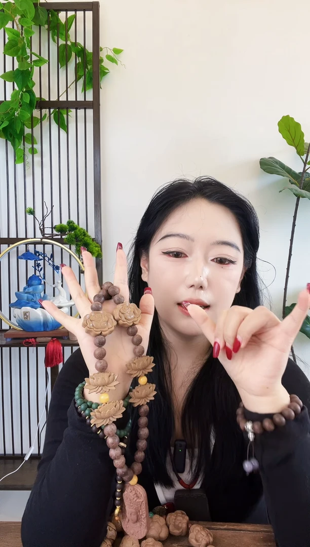泥塑龙涎加参茸的脖挂