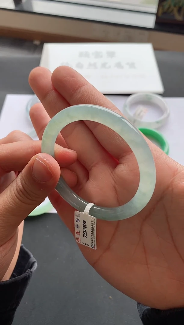 【闪购商品】翡翠手镯未镶嵌40号54.4*7.9*7.8圆条