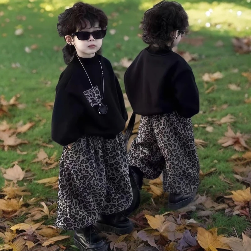 儿童套装秋季2025新款时尚豹纹韩版洋气男女童圆领卫衣卫裤两件套