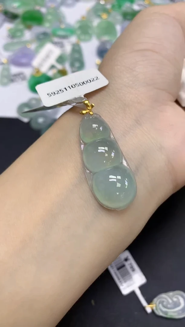 颈饰18K金镶嵌翡翠天然缅甸翡翠A货百元以上9元证书费自理