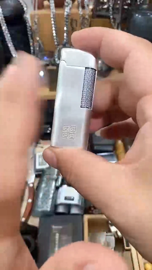 瓷片闪购商品  如图所示