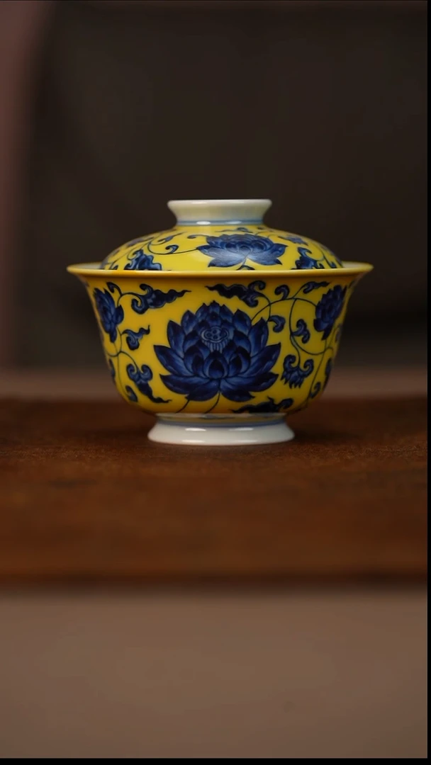 瓷又见春风青花黄地金刚佛莲盖碗