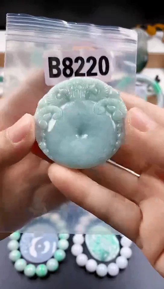 颈饰未镶嵌翡翠天然翡翠吊坠挂件