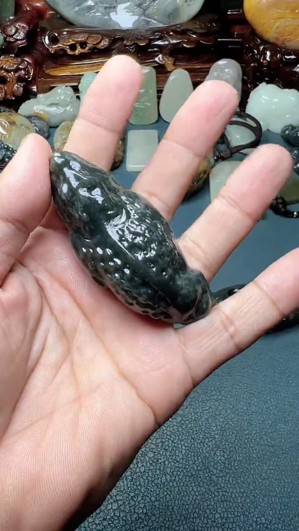 未镶嵌和田玉把件-