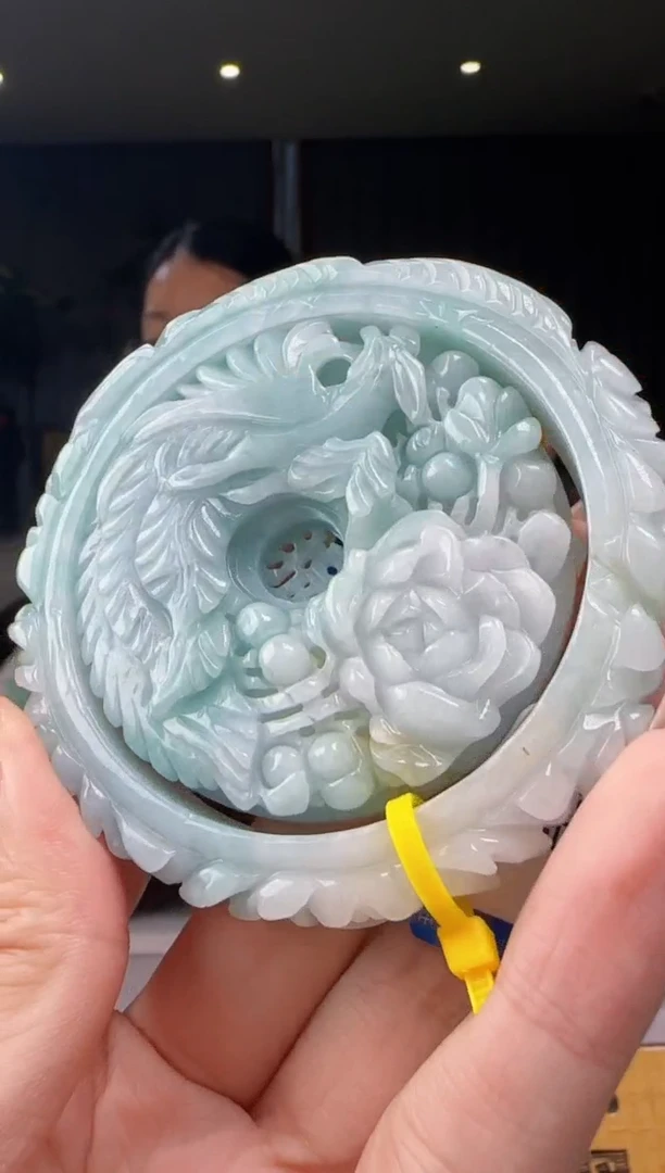 翡翠未镶嵌颈饰配底座MM@@960Q3J19566