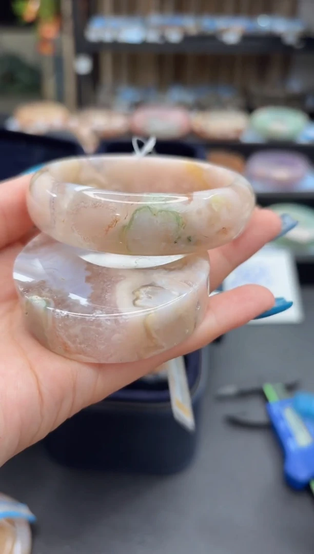未镶嵌手镯石英质玉520(57圈赠送镯心)