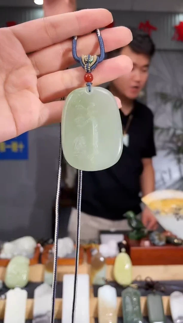 和田玉未镶嵌颈饰1