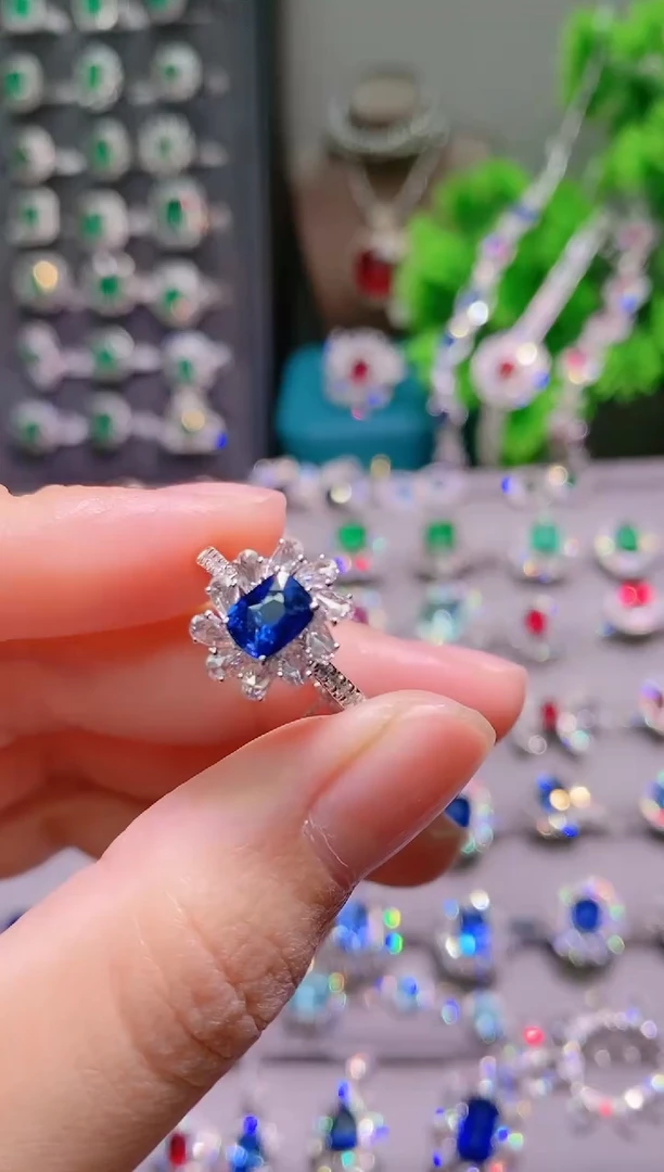 18K金戒指蓝宝石18K金镶嵌琳.