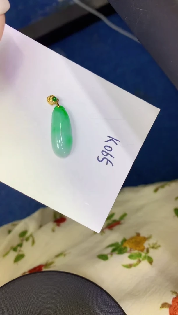 颈饰未镶嵌翡翠缅甸天然翡翠A货