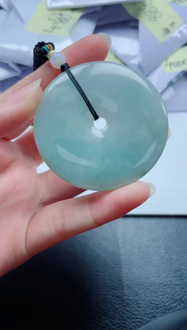 翡翠未镶嵌颈饰