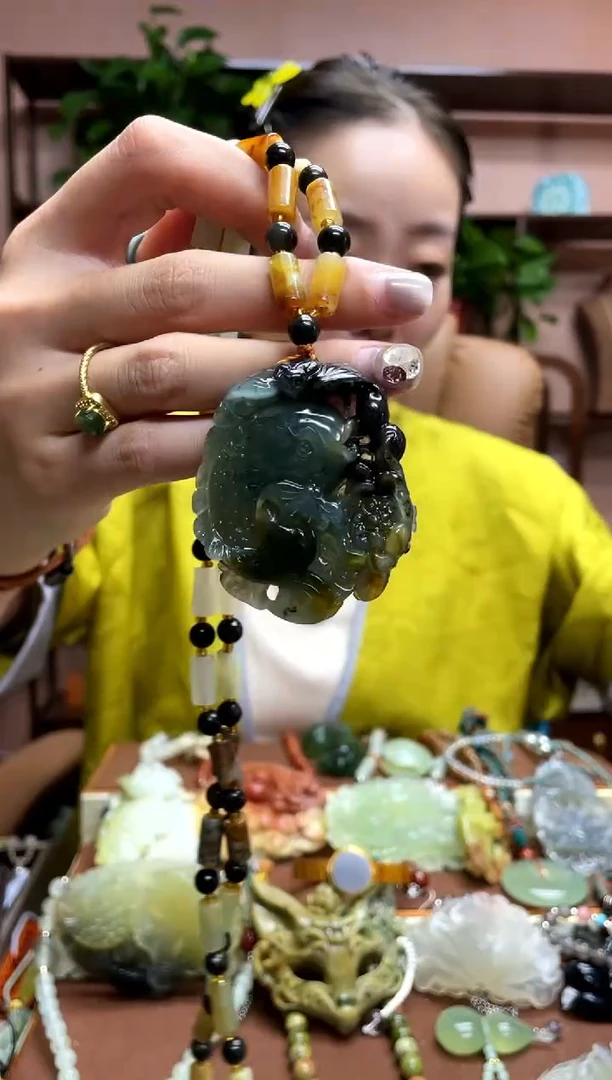 未镶嵌岫玉吊坠·