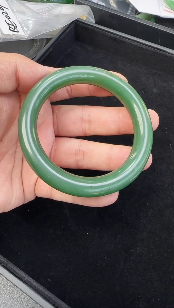 未镶嵌手镯和田玉57圈口