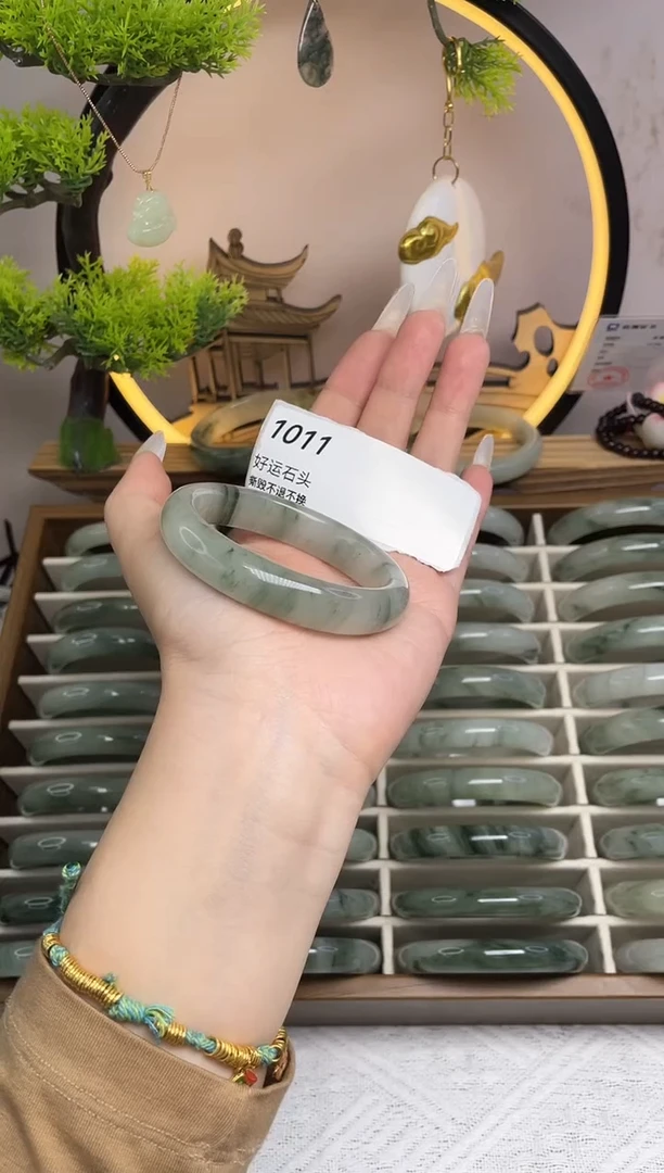 未镶嵌手镯石英质玉1011