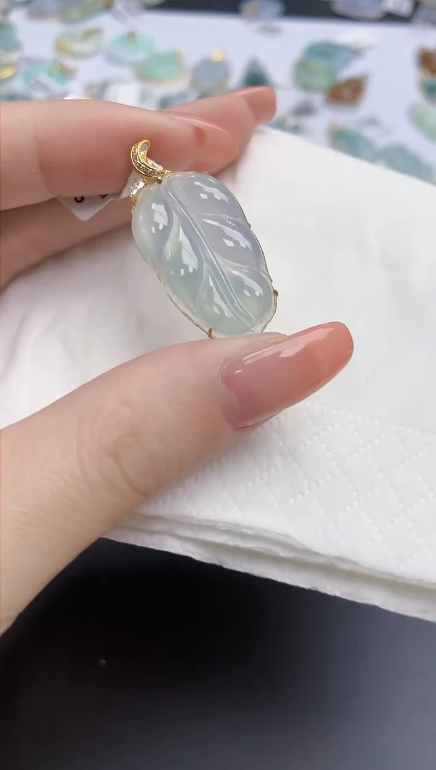 【闪购商品】翡翠颈饰18K金镶嵌天然缅甸翡翠A货