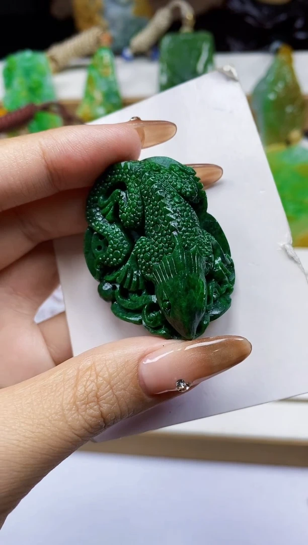 颈饰未镶嵌翡翠翡翠A货