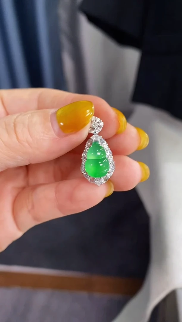 【闪购商品】翡翠挂件18K金镶嵌葫芦吊坠