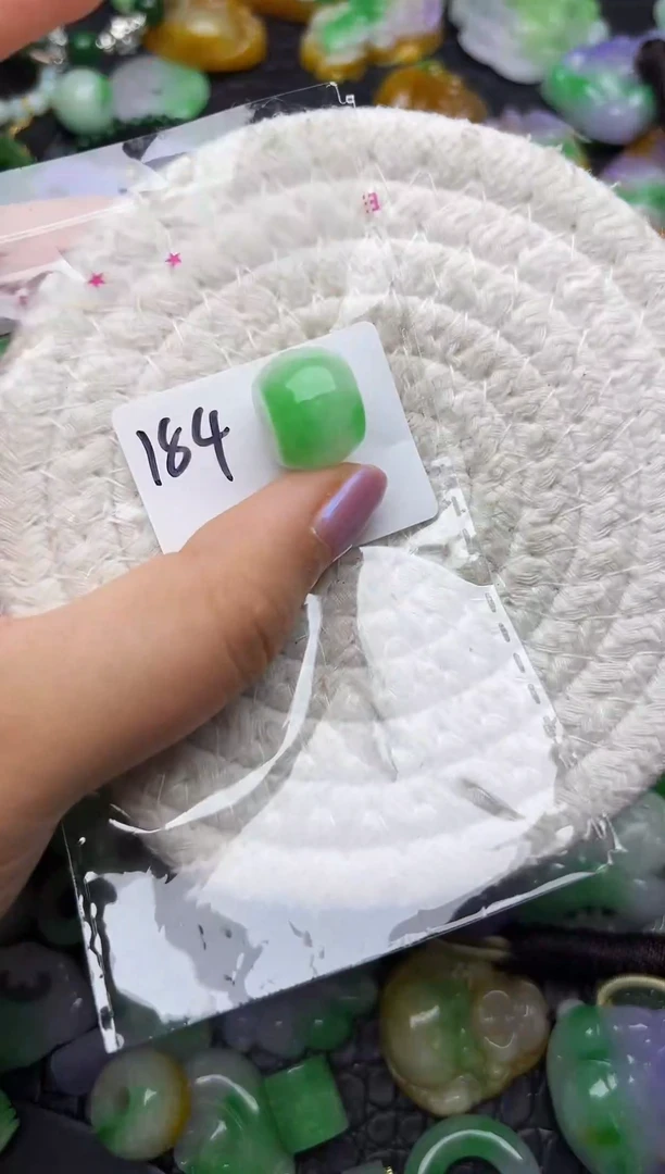 颈饰未镶嵌翡翠缅甸翡翠吊坠