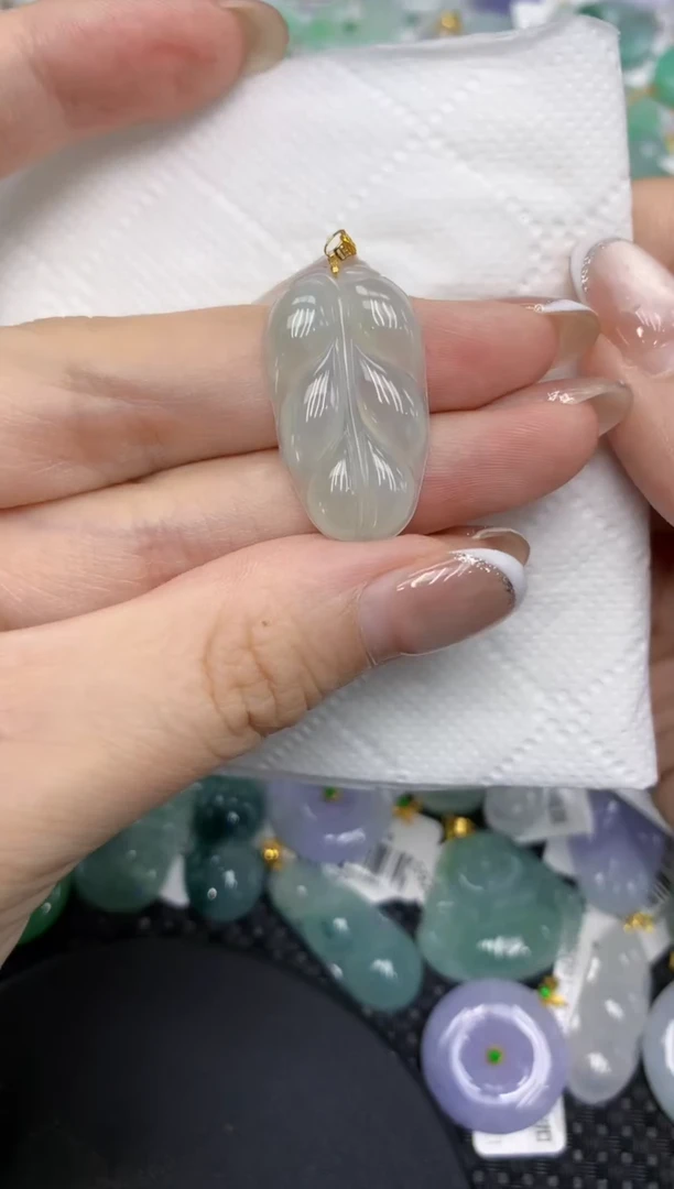 颈饰18K金镶嵌翡翠1111111