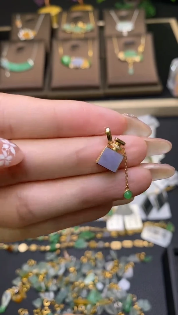 翡翠18K金镶嵌颈饰净货12380