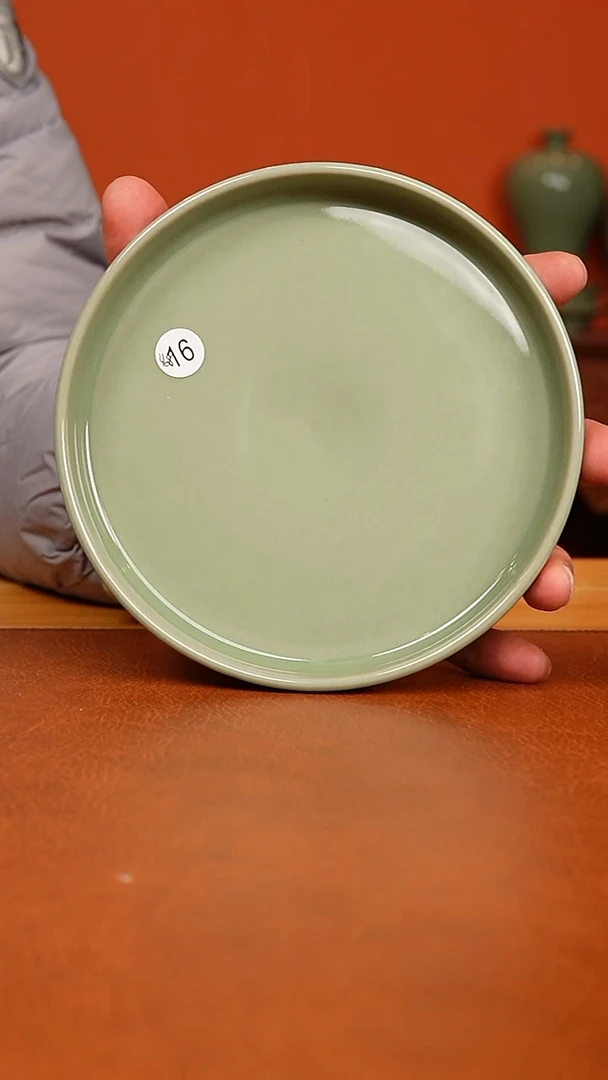 越窑秘色瓷折沿壶承二级品