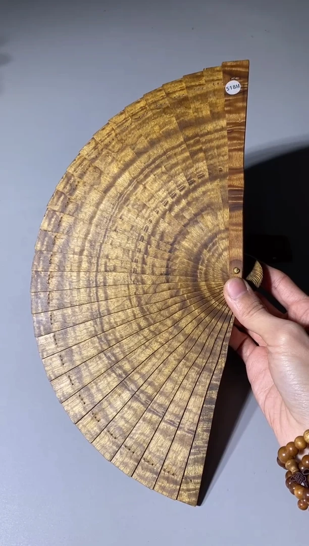 【闪购商品】金丝楠木雕518号18cm金丝楠木小叶桢楠扇子