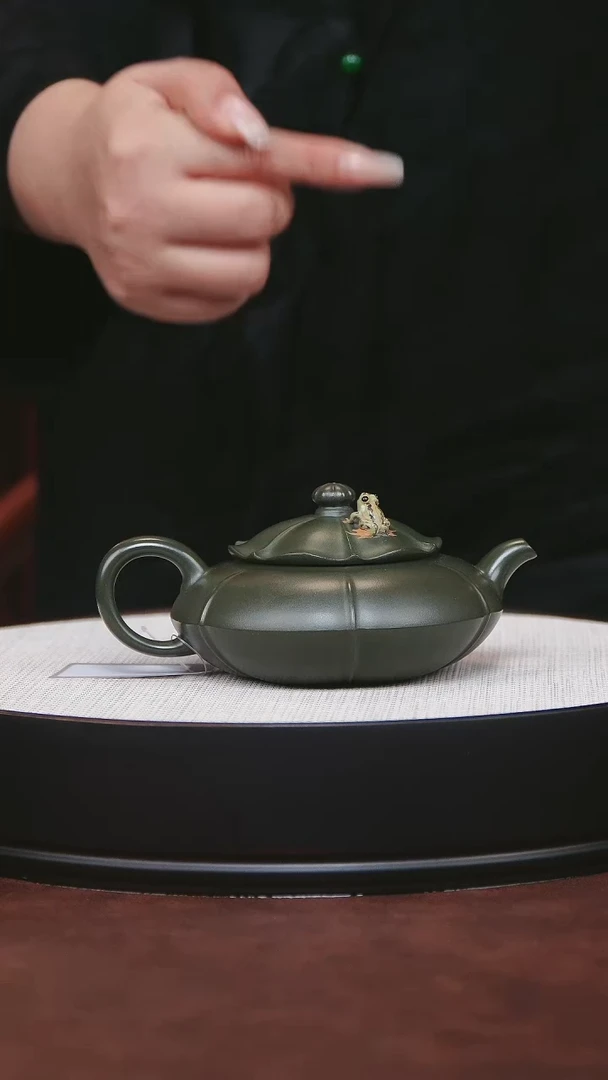 紫砂茶宠宜兴紫砂 青蛙莲子壶绿泥 柳用江
