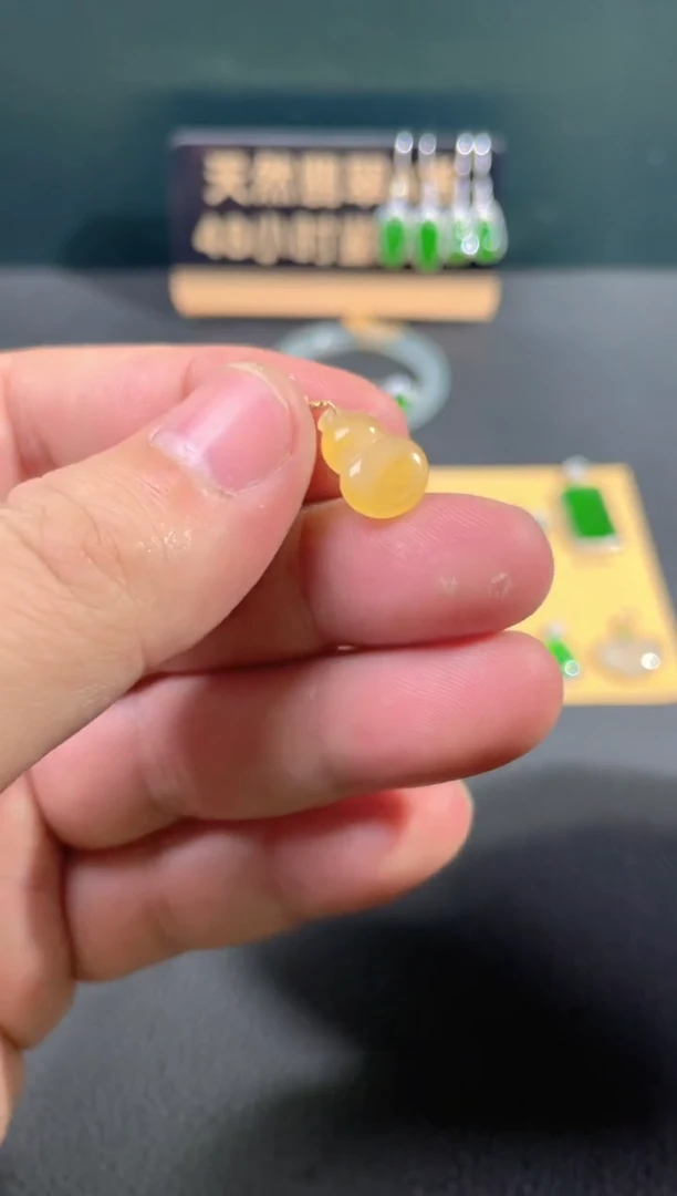 【闪购商品】翡翠颈饰18K金镶嵌翡翠