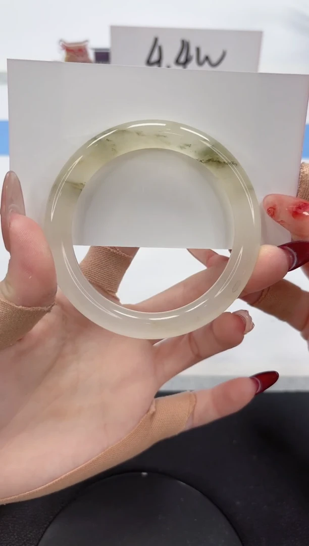 【闪购商品】石英质玉手镯未镶嵌A74-56.5