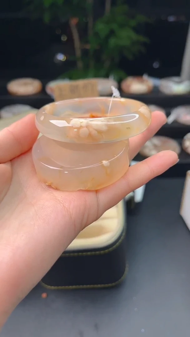 【闪购商品】石英质玉手镯未镶嵌赠送镯心（圈口54