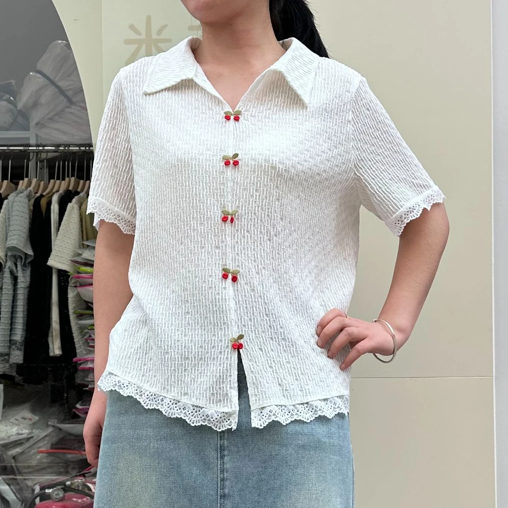 6865清新翻领樱桃短袖衬衫女2025夏季胖mm大码蕾丝拼接设计感上衣