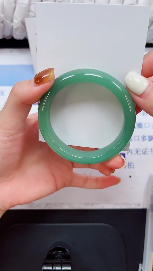 未镶嵌手镯石英质玉4-52.3