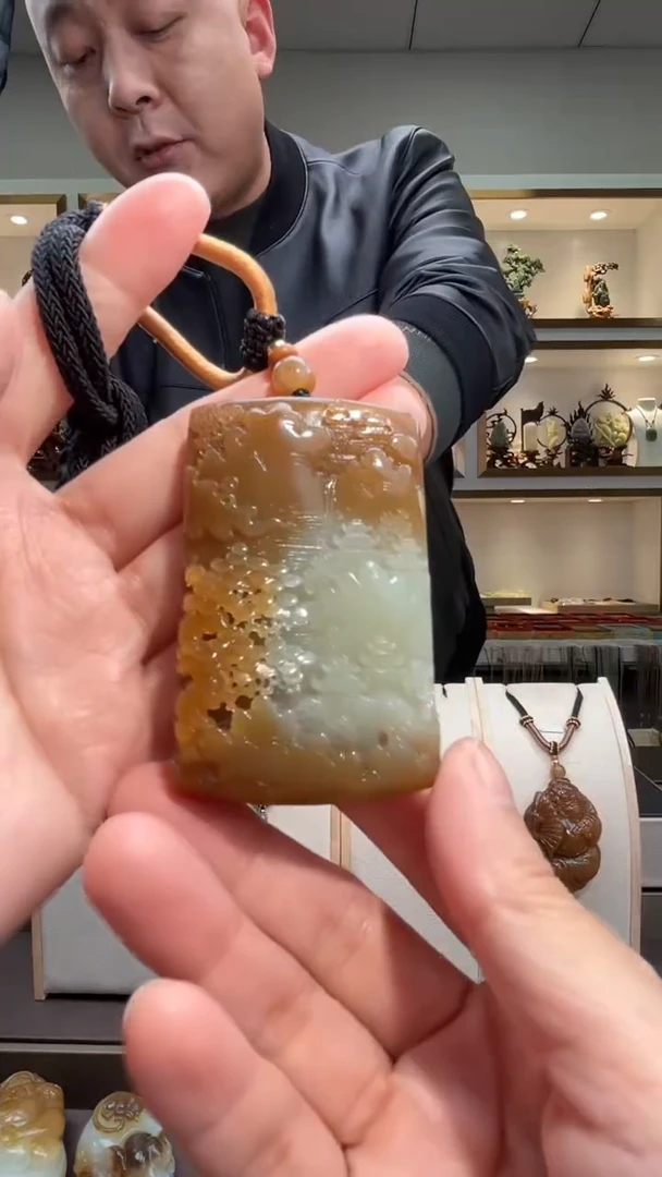 颈饰未镶嵌和田玉苏