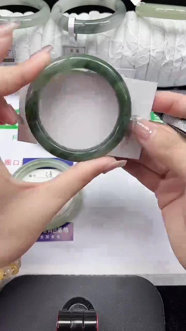 未镶嵌手镯石英质玉39-51/52