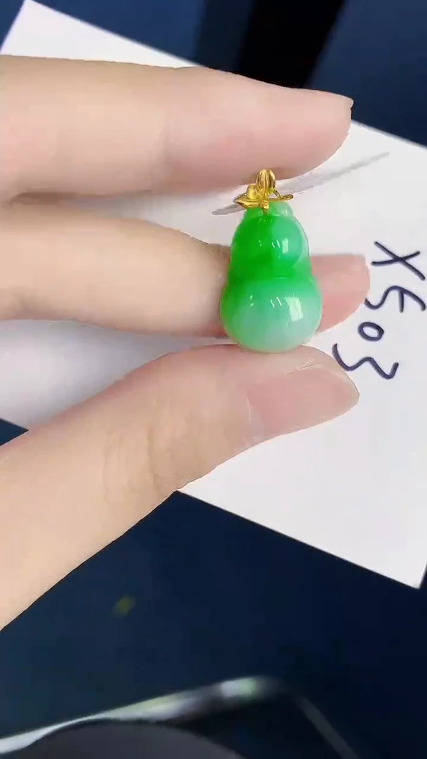 颈饰18K金镶嵌翡翠天然翡翠缅甸A货