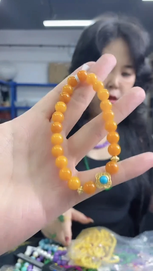 未镶嵌蜜蜡裸石多样性发其一颜色微差