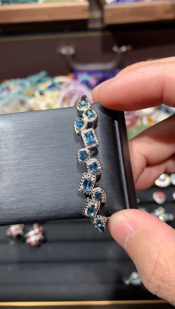 未镶嵌手镯托帕石P123