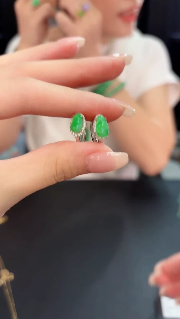 翡翠未镶嵌耳饰缅料A货/多样性发货/一件