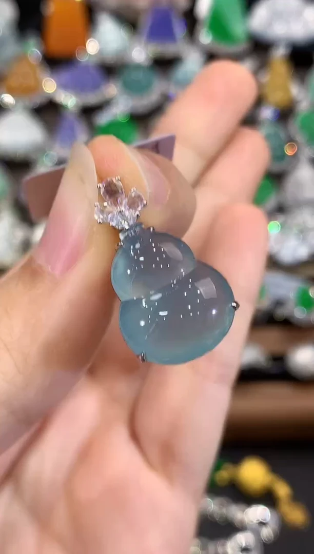 吊坠(不含链)18K金镶嵌翡翠C105