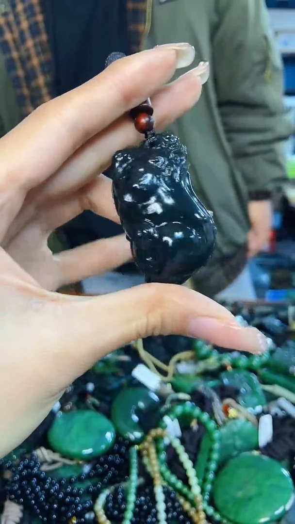 未镶嵌和田玉挂件1