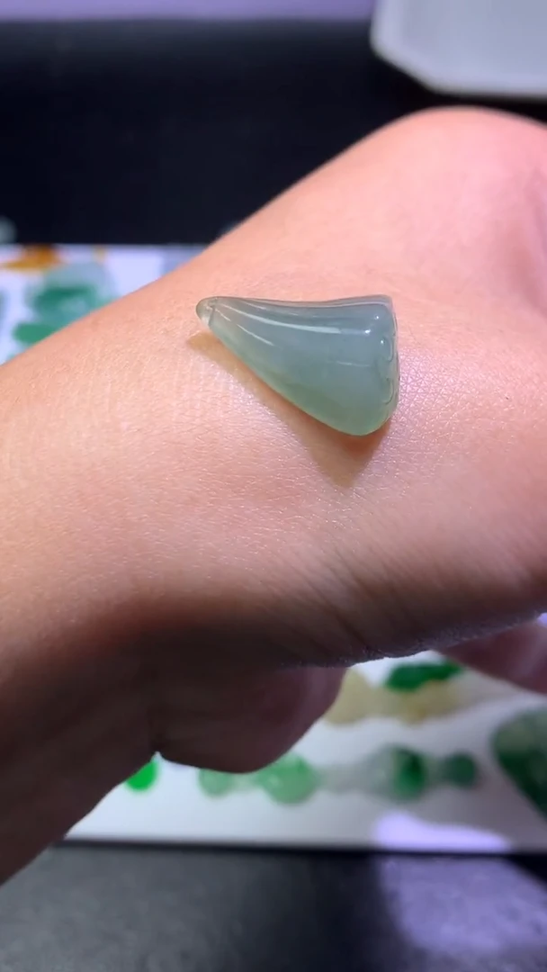 未镶嵌定制翡翠毛货