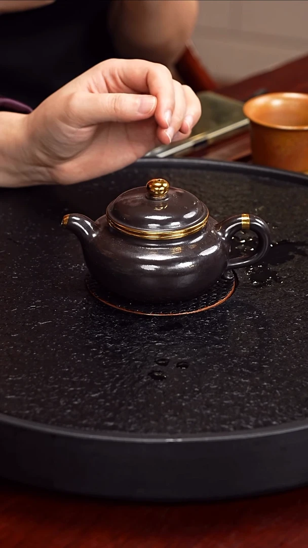 茶壶紫砂赵小俊 仿古160 黑料 200毫升