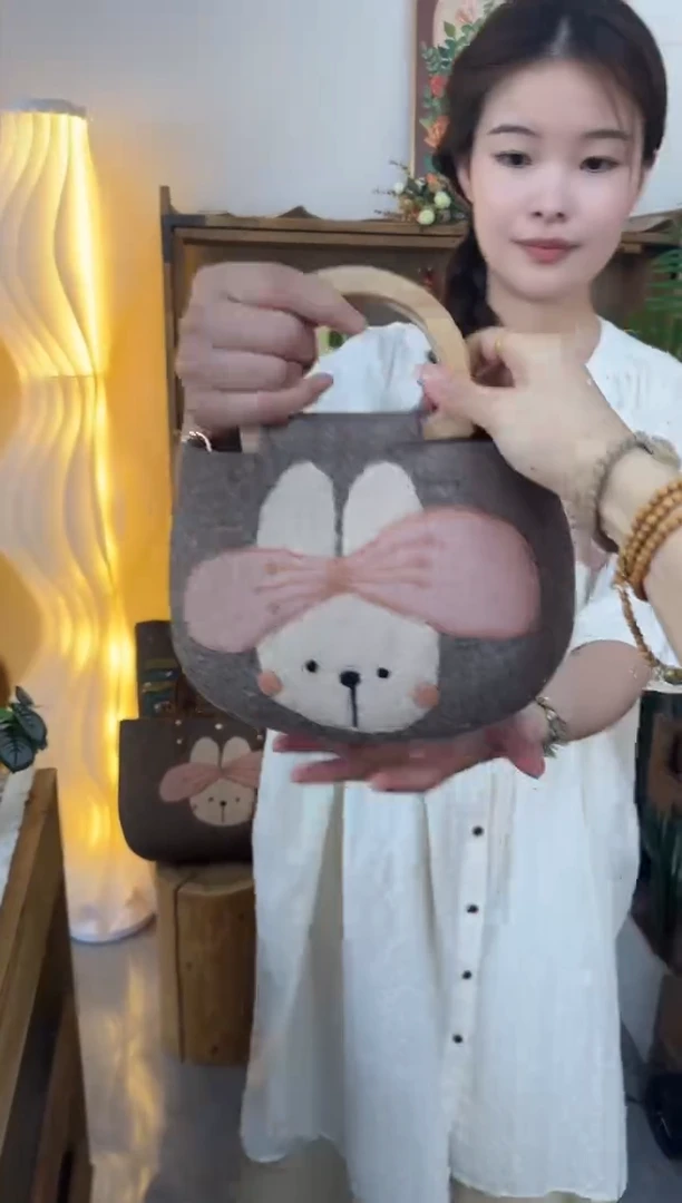 羊毛非遗纯手工 羊毛毡包包