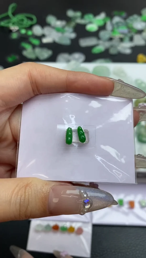 未镶嵌定制翡翠翡翠毛货~