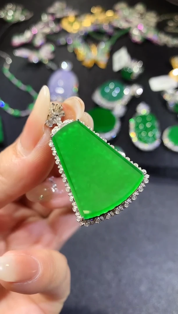 【闪购商品】翡翠吊坠(不含链)18K金镶嵌49-无事牌