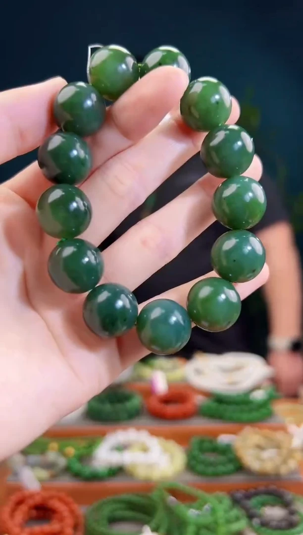 颈饰未镶嵌和田玉一物一证 拍一单发一个