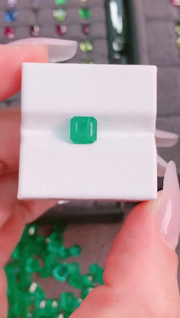 裸石祖母绿1.33ct-天然微瑕赞比亚祖母绿