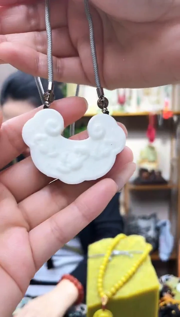 未镶嵌岫玉吊坠·